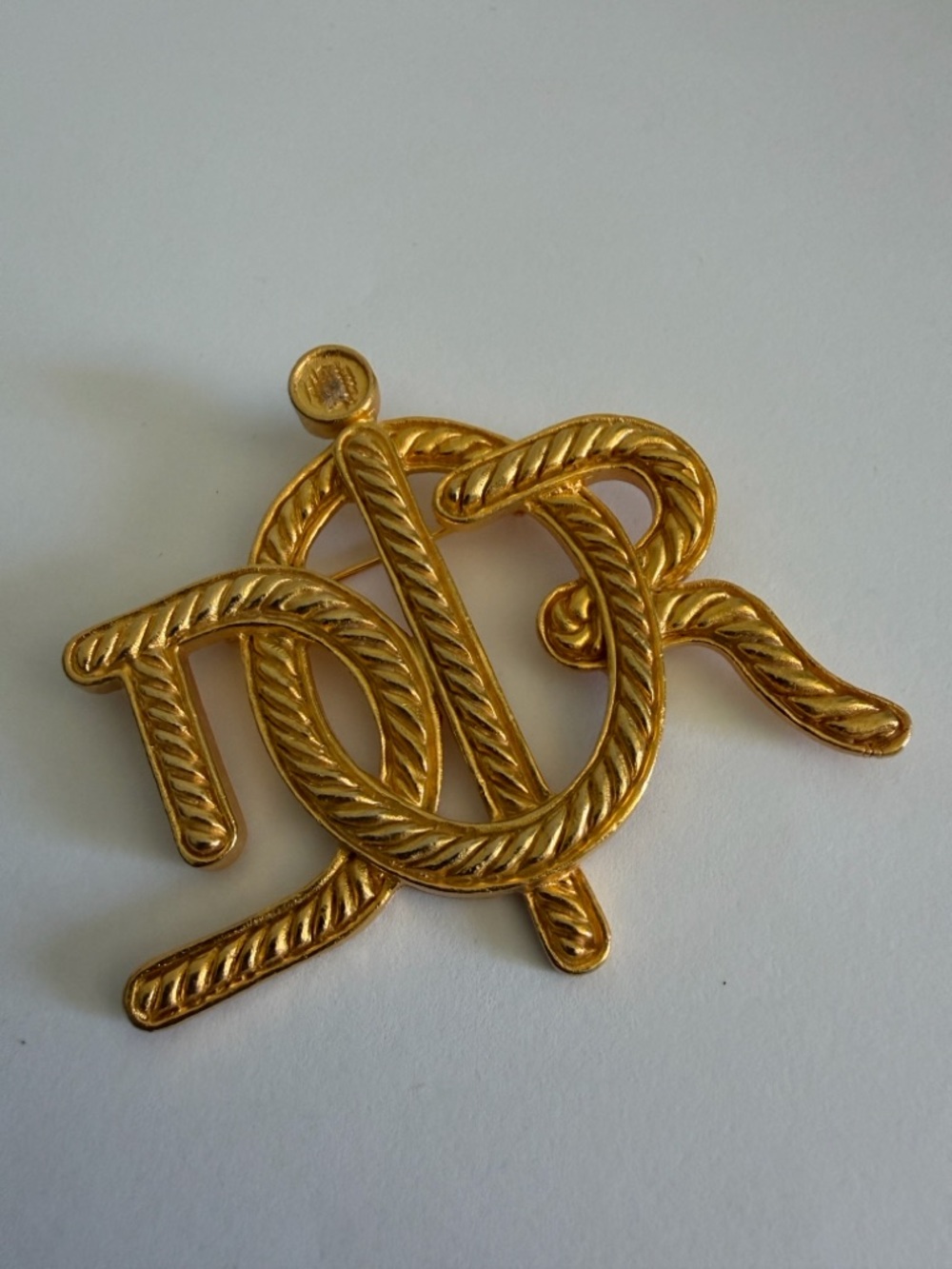 DIOR Oversized Woven Rope Design CD Logo Gold Plated 1980โs Pin Brooch Vintage - Picture 11 of 11